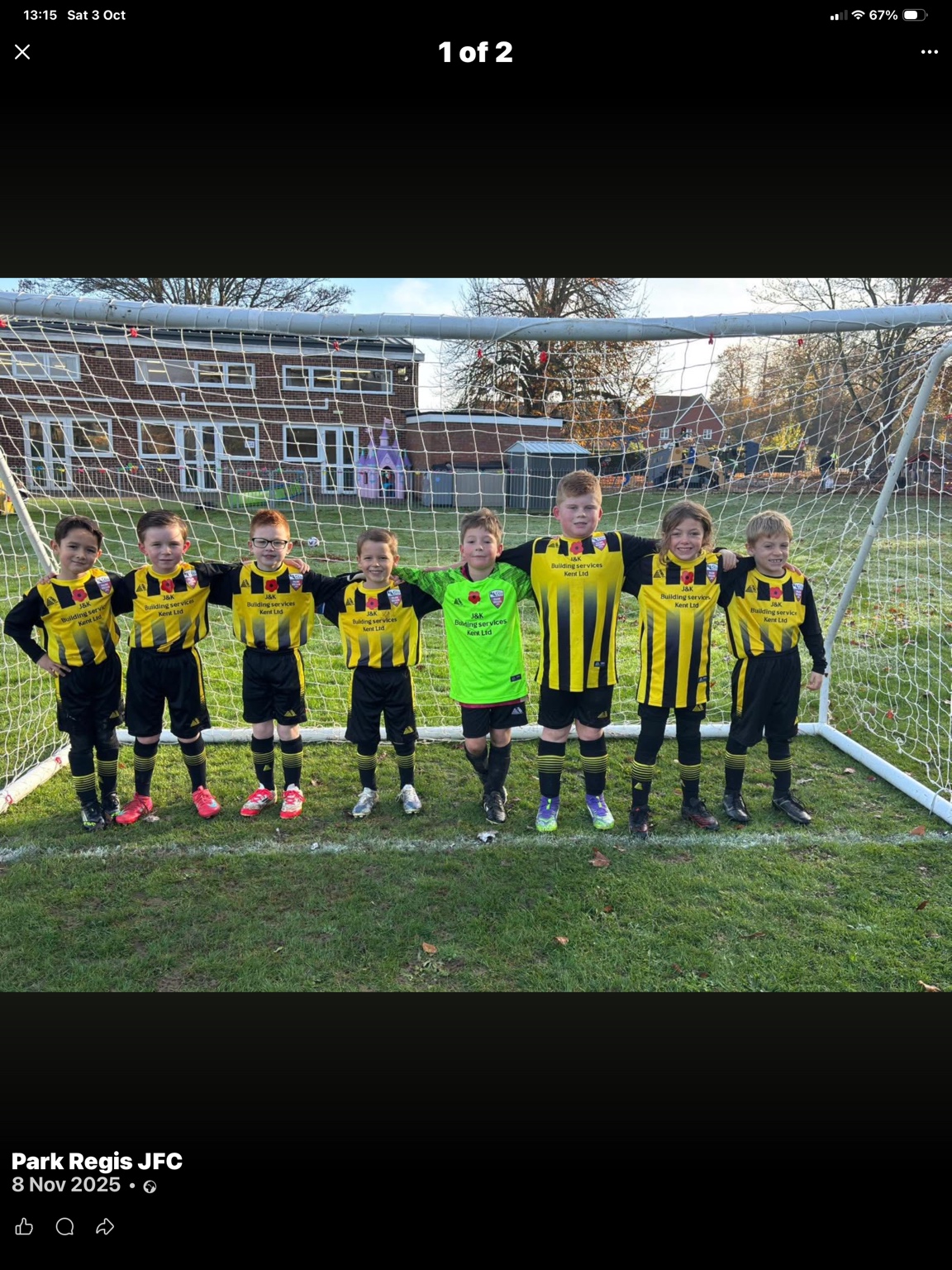 Park Regis JFC U8 Reds — The team in yellow and black kits